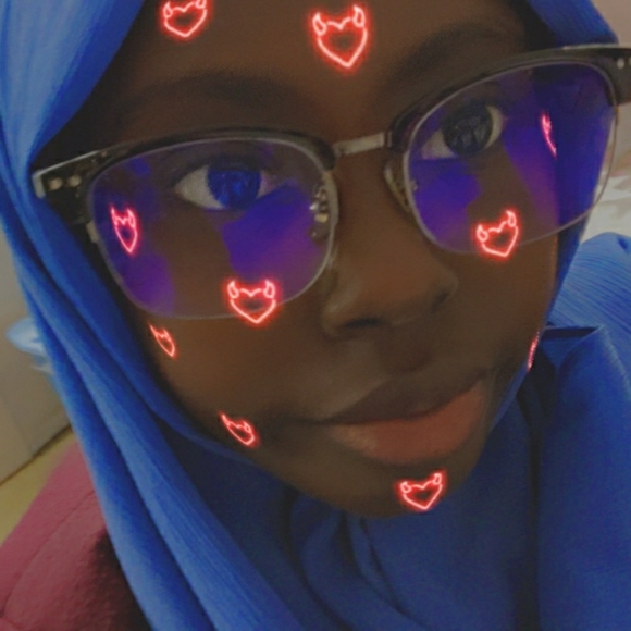 Meet your Posher, Fatima - Picture 1 of 1